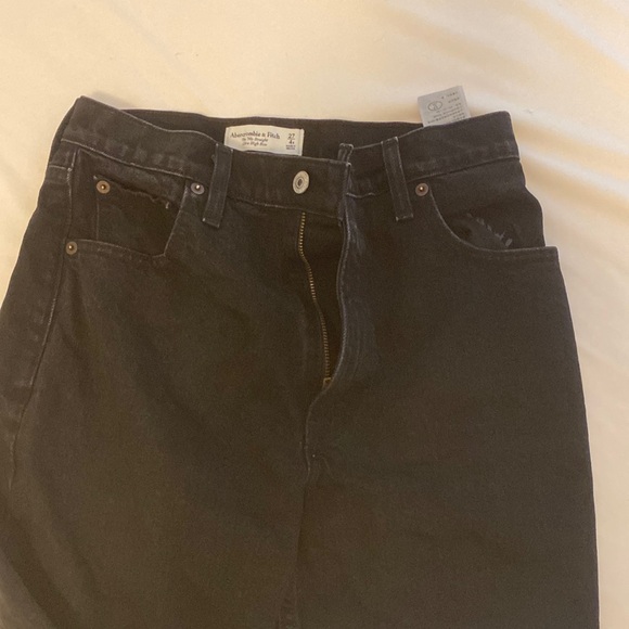 Abercrombie & Fitch Ultra High Rise 90s Straight Jean, Black - Picture 3 of 6